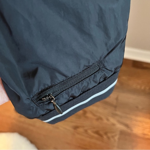 Under Armour Storm1 Hooded Rain Shell - size L - Picture 6 of 8